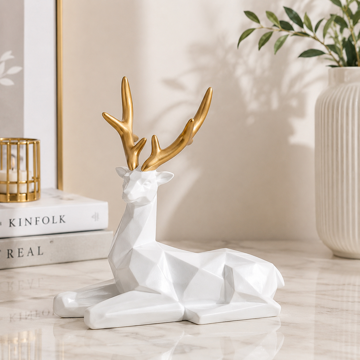 Elegant Sitting Deer – White & Gold 3D Printed Deco